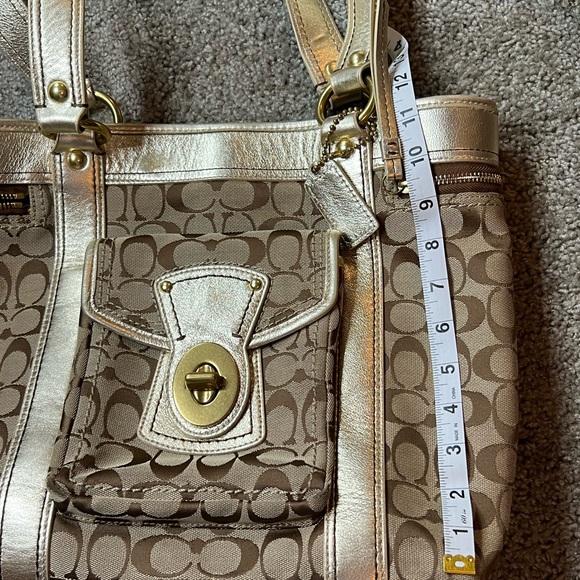 Authentic ✨ Coach Hand Bag with Wallet, size OS color Metallic Gold - Picture 5 of 7